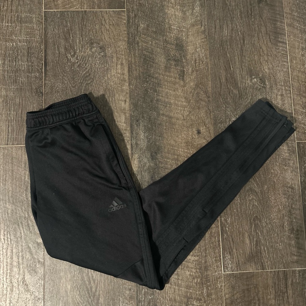 Black sweatpants